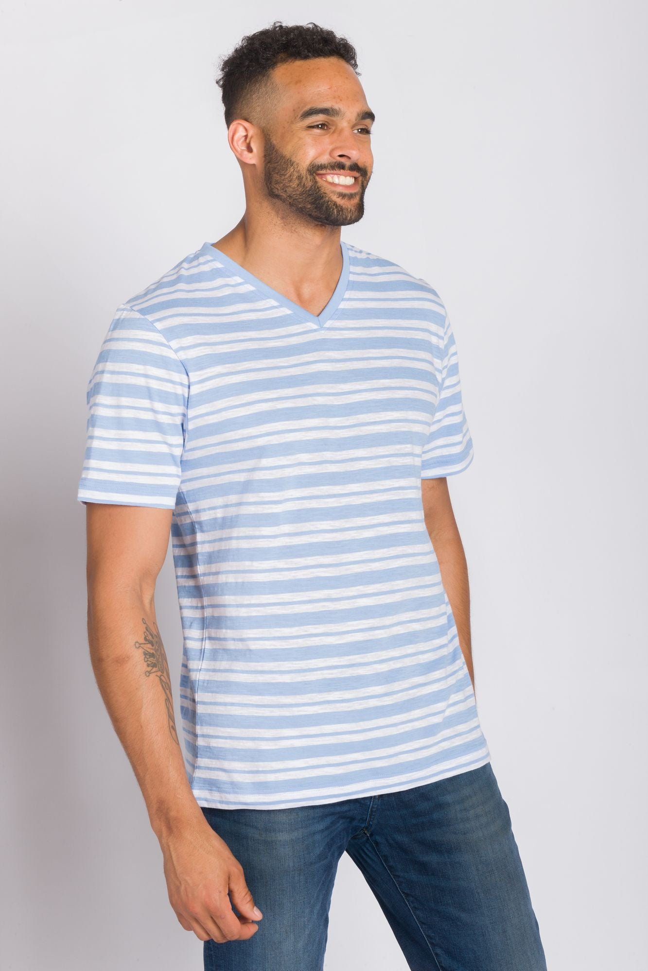 Voyager | Men's Slub V-Neck Shirt